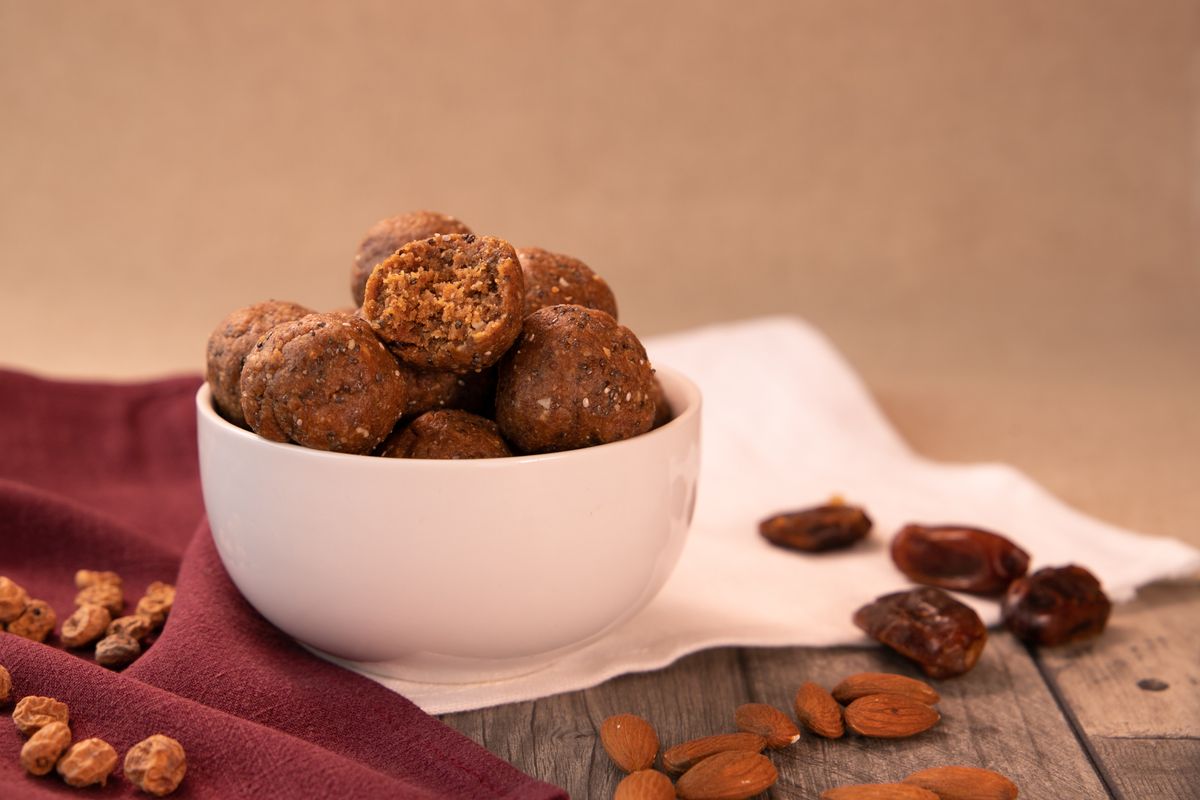 Energy balls made with nuts and dates.